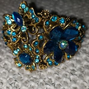 Costume jewelry bracelet